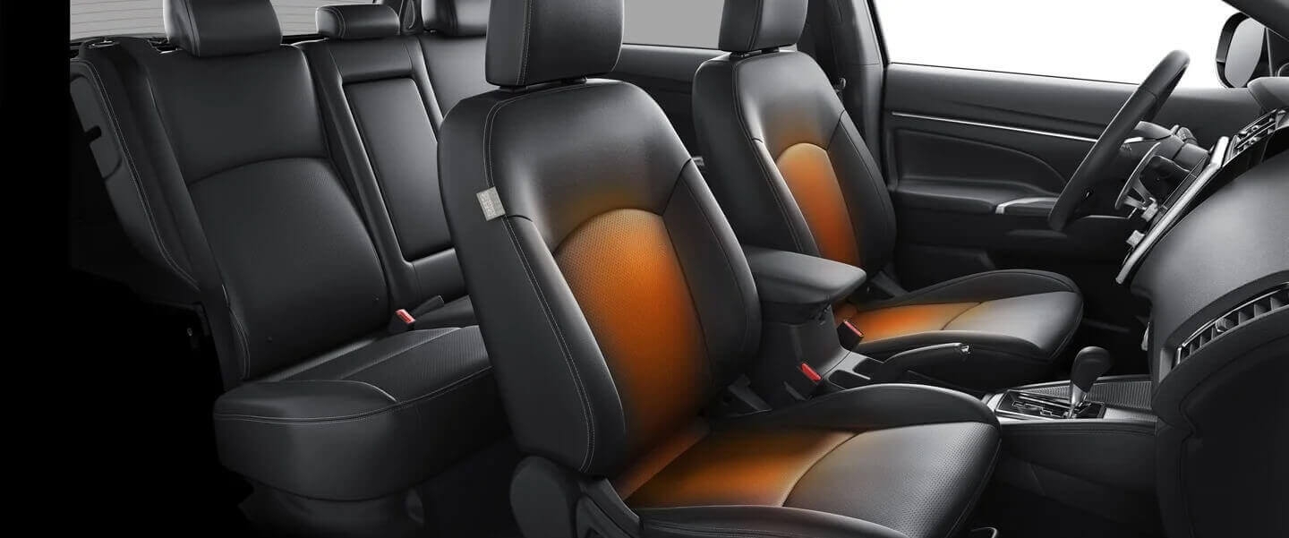 Habitacle somptueux aux matériaux de qualité du Mitsubishi RVR 2025.