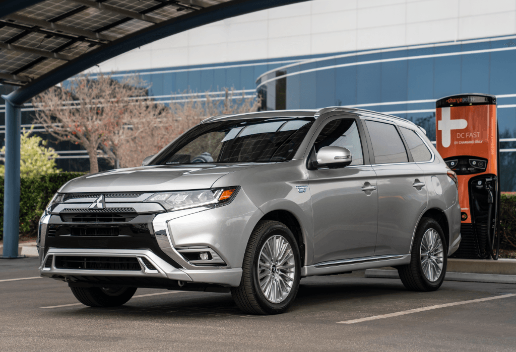 Mitsubishi Outlander PHEV : un VUS qui fera des petits